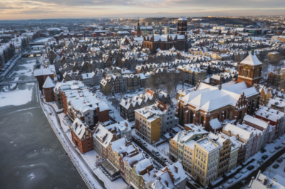 &laquo;Они смеются&raquo;: президент Польши выронил подозрительный пакетик на интервью