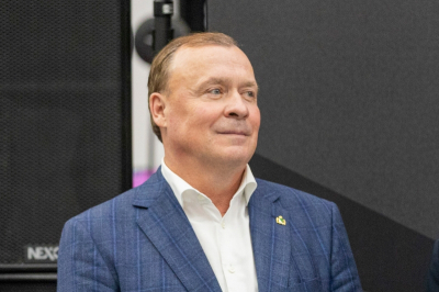 Глава Екатеринбурга предложил не дарить ему подарков, а поддержать многодетную семью