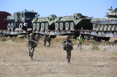 Жителей Мангистауской области предупредили о переброске военной техники