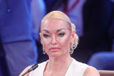Балерина Волочкова ответила на комментарии хейтеров